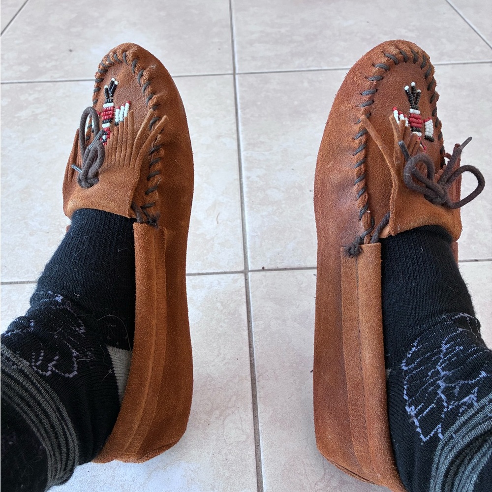 Minnetonka Moccasins with Embroidery - Picture 6 of 6